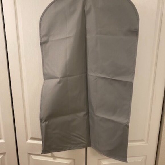 Gray Garment Covers (x5) - Picture 2 of 2